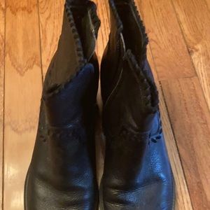 Nice leather Gianni Bini Western Boots.